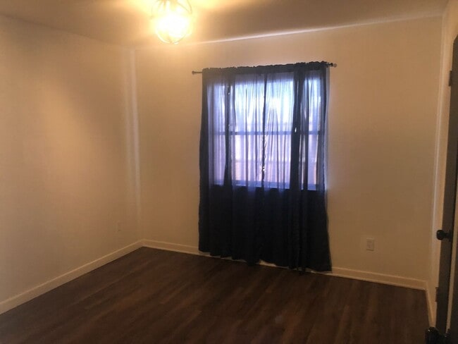 Building Photo - Cute 3 Bedroom House in Longview ISD