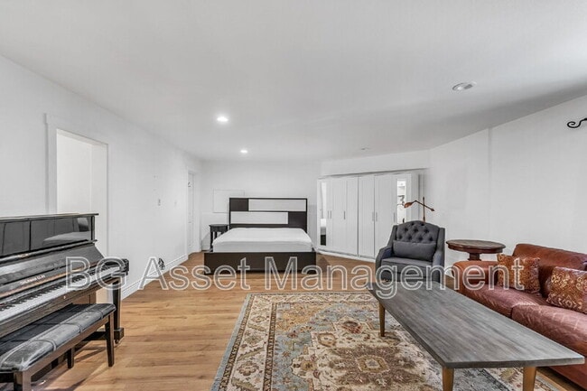 Building Photo - 981 Castle Rock Rd