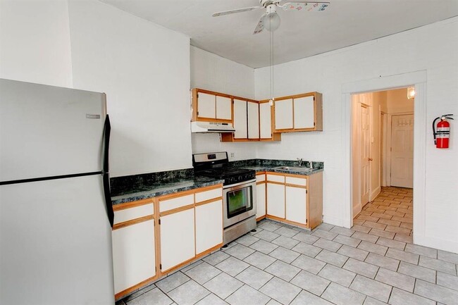 Building Photo - 1115 28th St