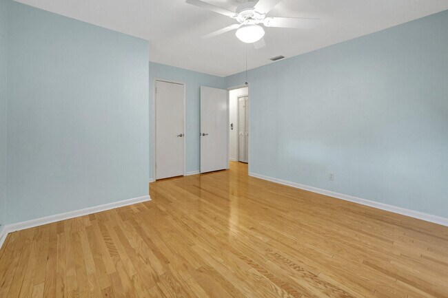 Building Photo - 368 Beacon St