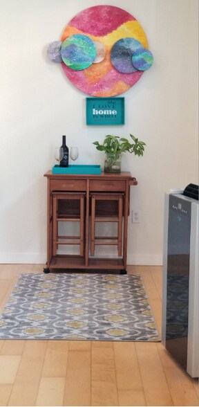 Convertible table for two - 1511 Jefferson St