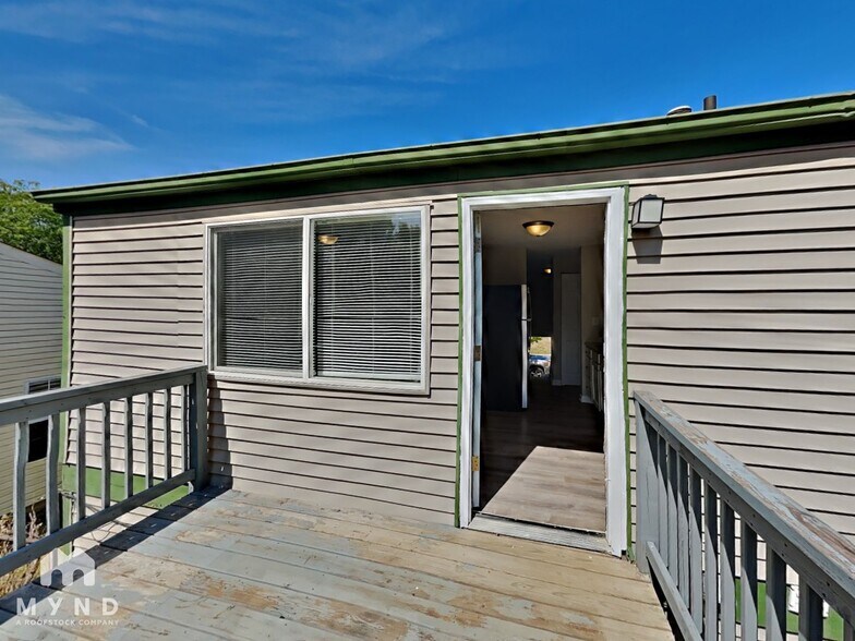 Building Photo - 3799 Farm Brook Ln