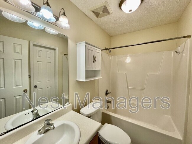 Building Photo - 3721 Betts Dr