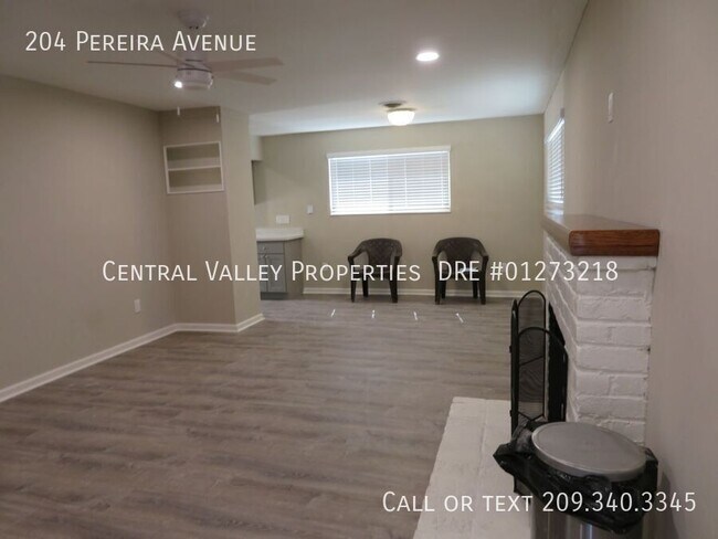 Building Photo - 204 Pereira Ave