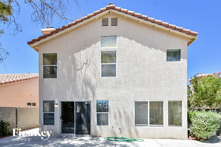 Building Photo - 6046 Evening View St