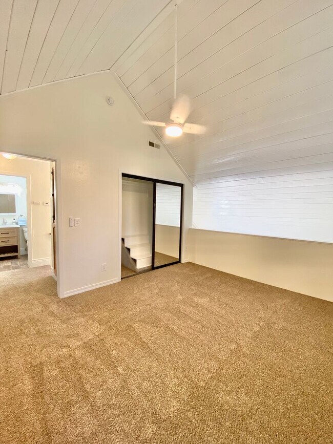 Building Photo - Two-Bedroom Townhouse in Sparks