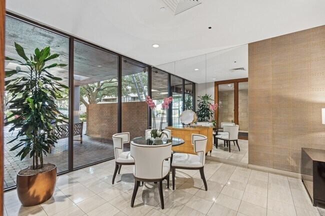 Building Photo - 14 Greenway Plz