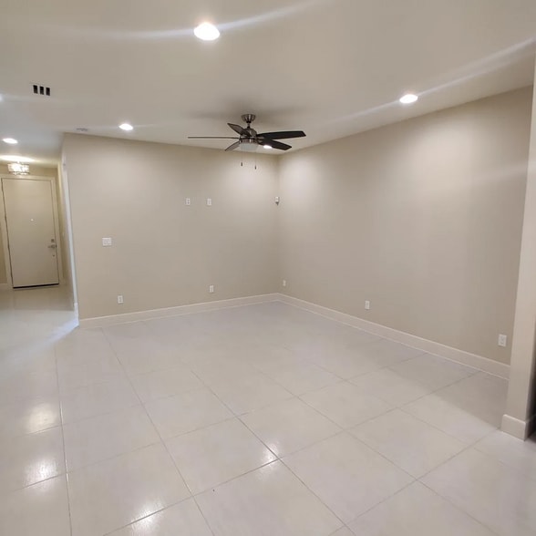 Building Photo - 1217 Ozark Ave