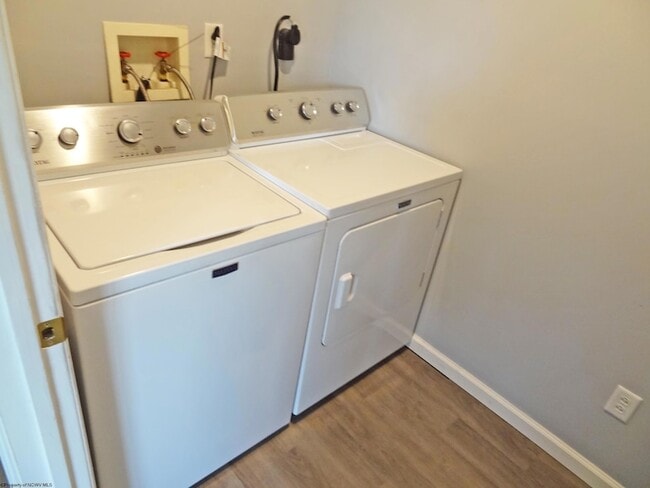 Building Photo - 1002 Bakers Ridge Rd