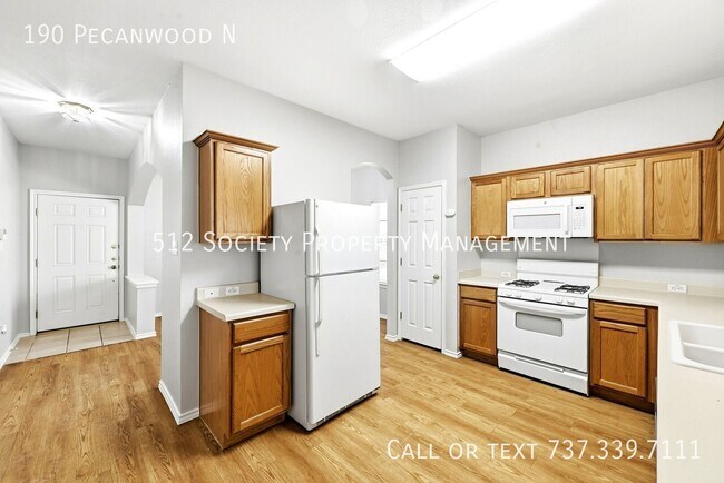 Building Photo - 190 Pecanwood N