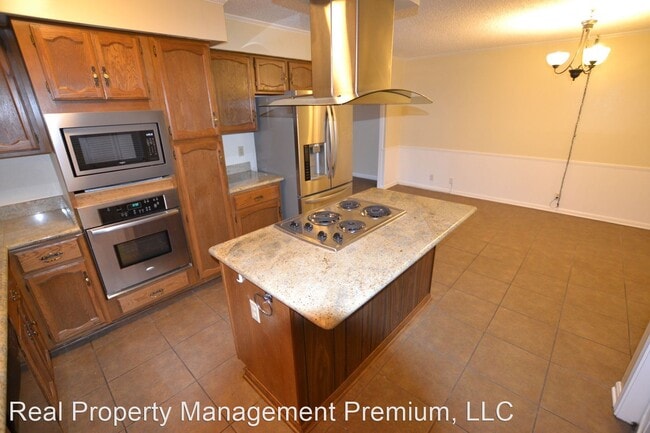 Building Photo - 3 br, 2.5 bath House - 2448 Shadowbrook Dr