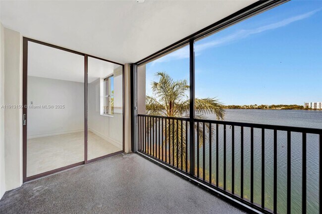 Building Photo - 117 Lake Emerald Dr