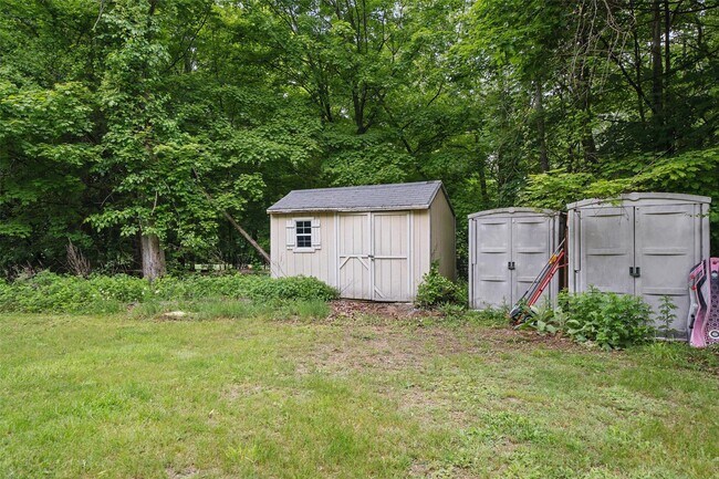 Building Photo - 2067 NY-211