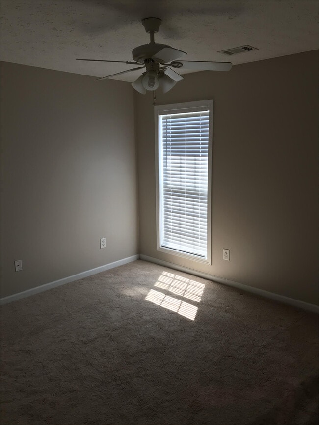 Building Photo - 25 Devonshire Dr