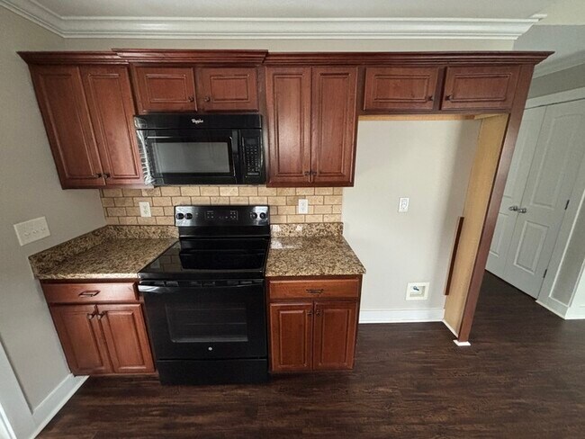 Building Photo - 108 Moss Stone Ln