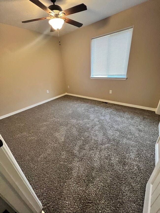 Building Photo - "Beautiful 4 Bedroom House For Rent" - Not furnished