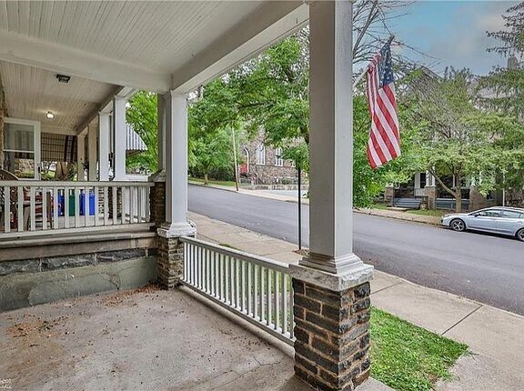 Building Photo - 469 Montclair Ave