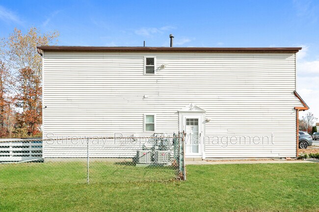 Building Photo - 505 Corinthian Ave