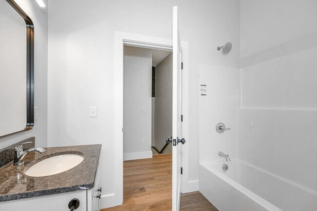 Building Photo - 241 W 6th St