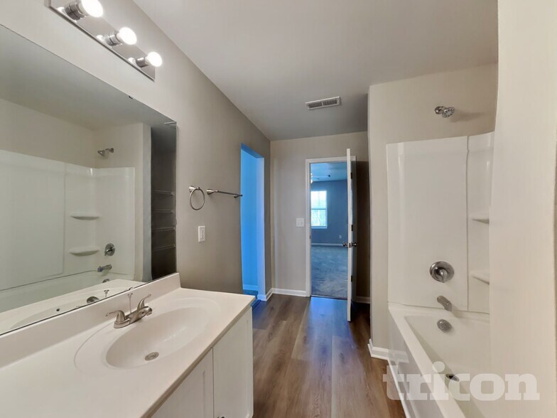 Building Photo - 69 Fawnbrook Dr