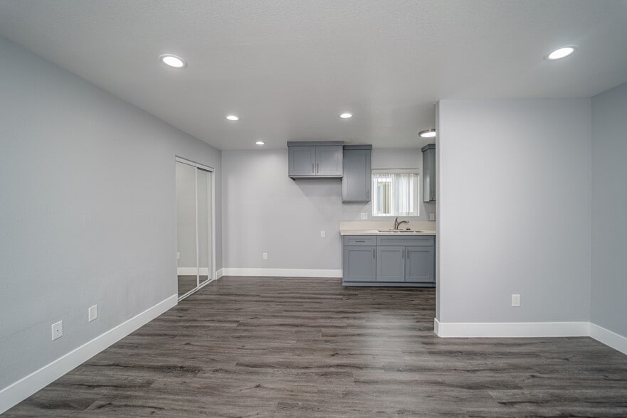 Building Photo - 1309 E Pacific Coast Hwy