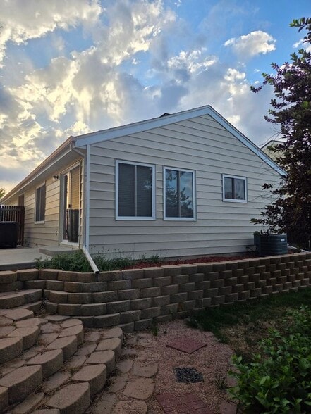 Building Photo - 11284 Forest Dr
