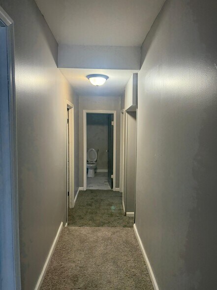 Building Photo - 909 West Ave