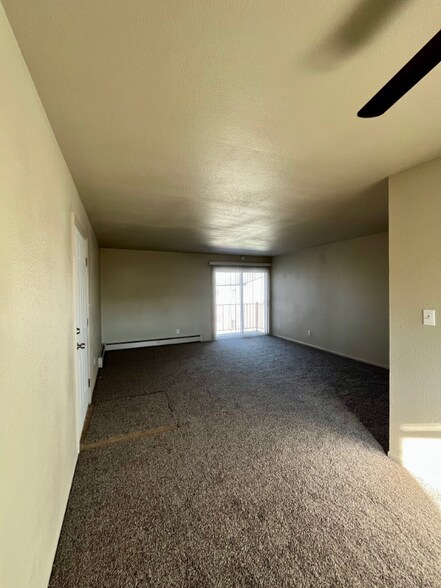 Building Photo - 4370 Loomis Ave