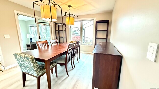 Building Photo - 20 Arthur Dr