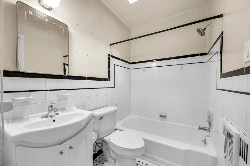 Building Photo - 205 Westowne Rd