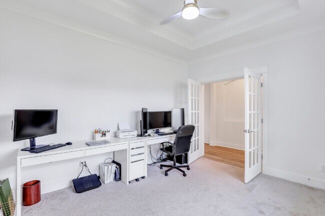 Building Photo - "Lagoon view in Lawton Station - Spacious ...
