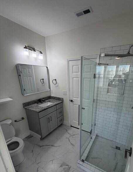 Building Photo - 1409 Woodbine Ave