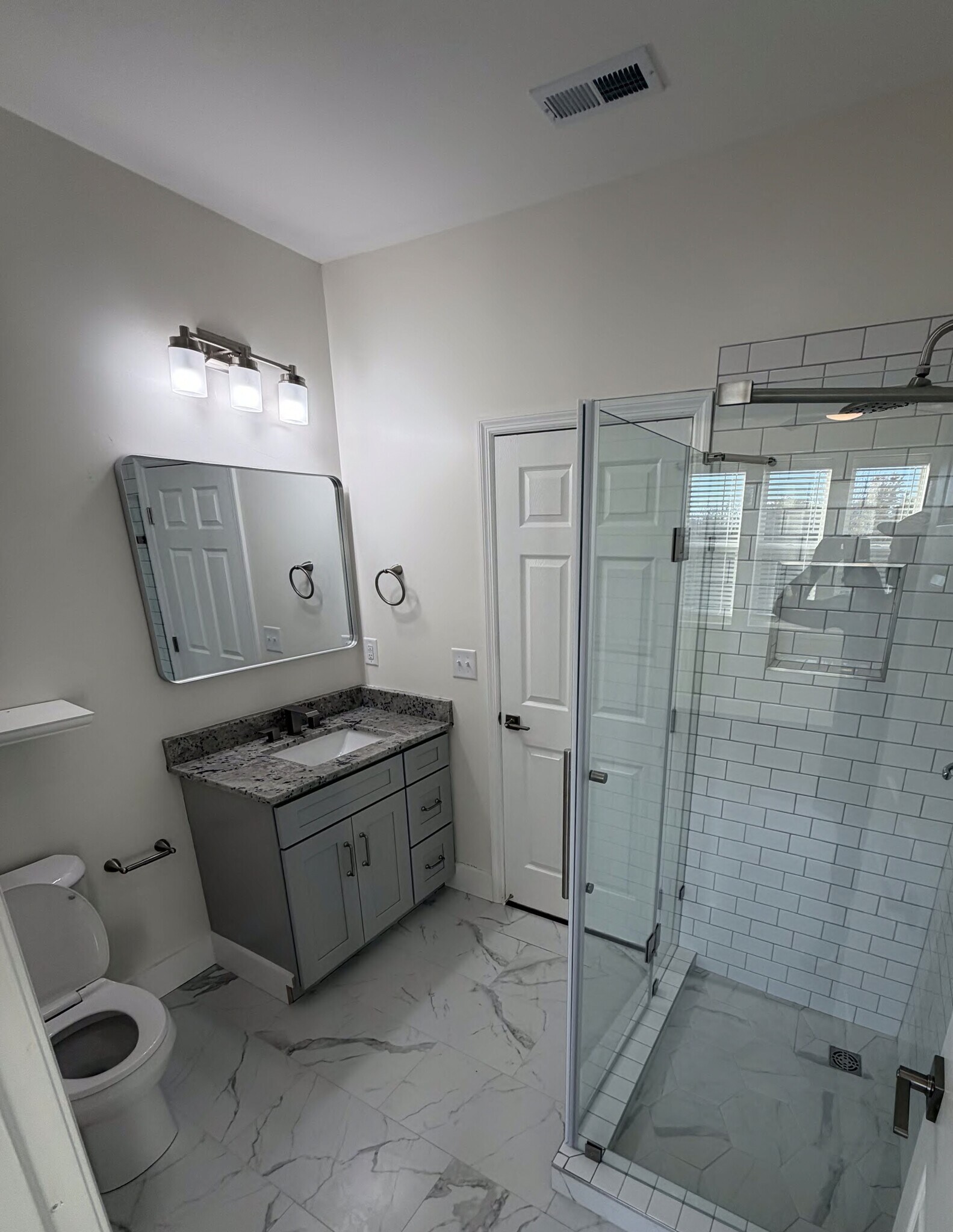 Building Photo - 1409 Woodbine Ave