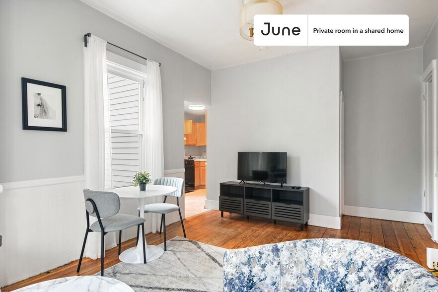 Building Photo - Room in Shared 4 bed/2.5 bath home in Allston