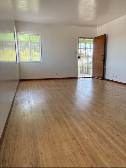 Building Photo - 9800 San Carlos Ave