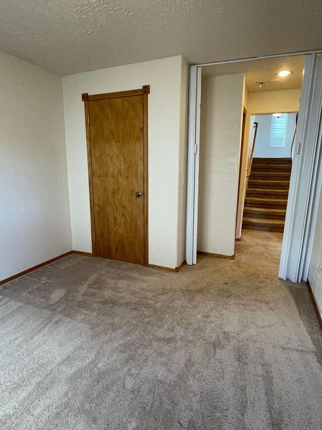 Building Photo - Spacious 4-Bedroom, 3-Bathroom House for Rent