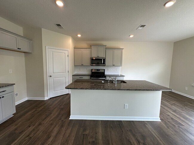 Building Photo - Modern Comfort Meets Country Serenity in Sevierville