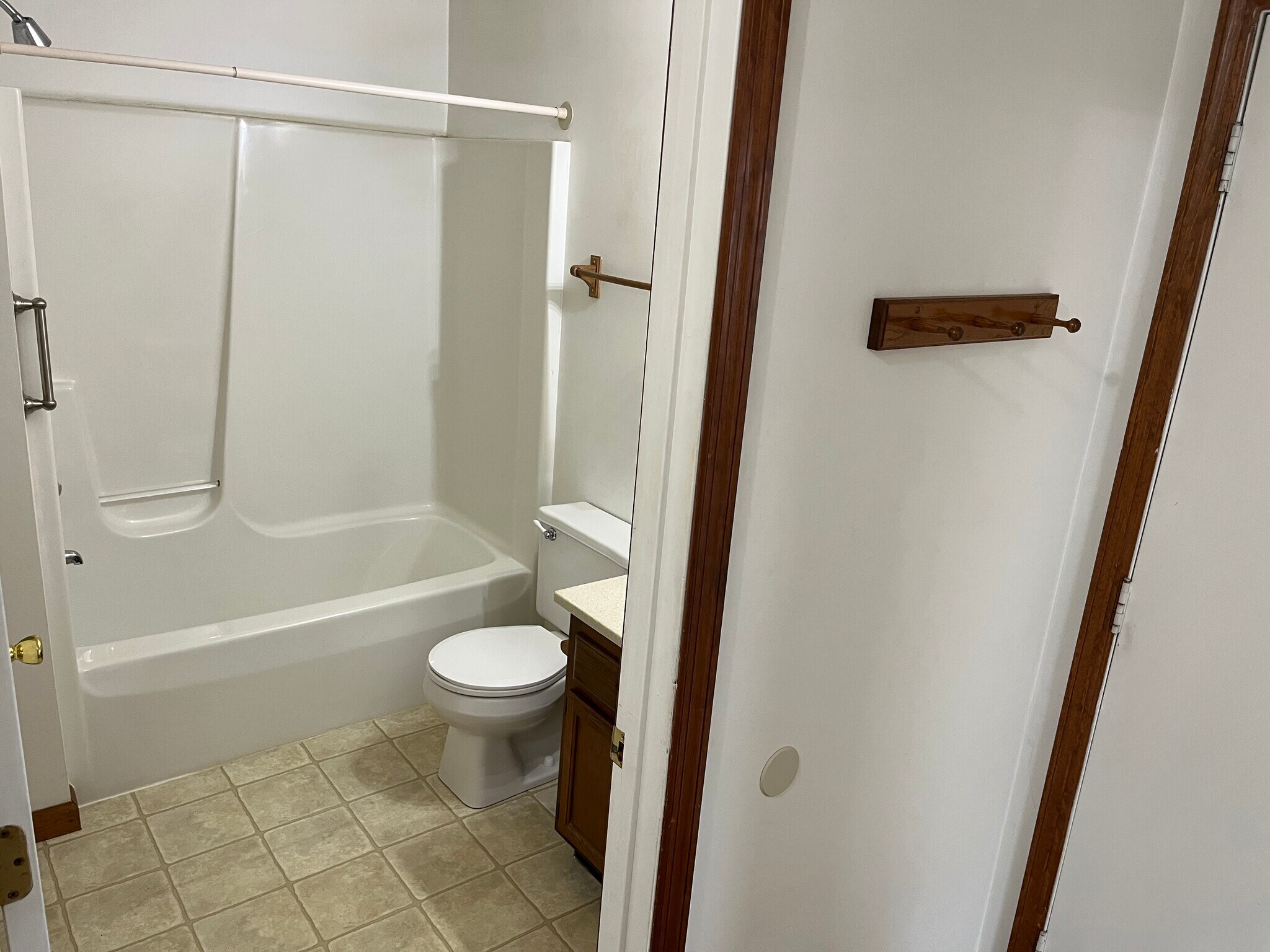 Building Photo - 1884 Shawnee Dr