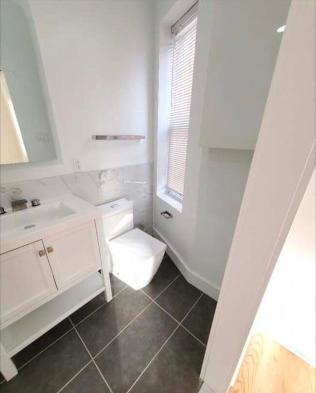 Building Photo - 5425 Catharine St