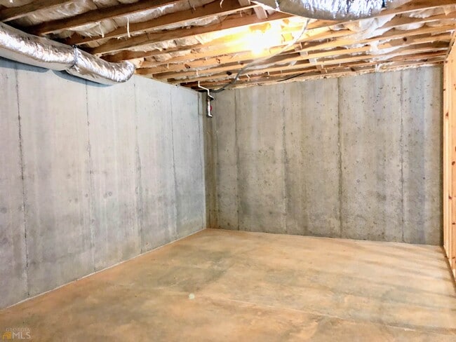Building Photo - 261 Brookwoods Ln