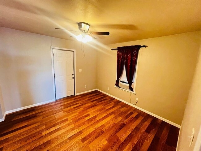 Building Photo - 815 Pennsylvania St