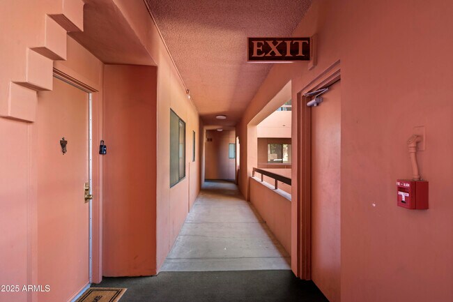 Building Photo - 4303 E Cactus Rd