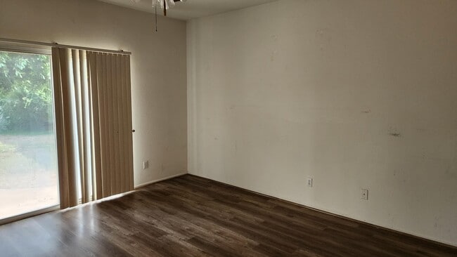 Building Photo - 754 Mira Grande