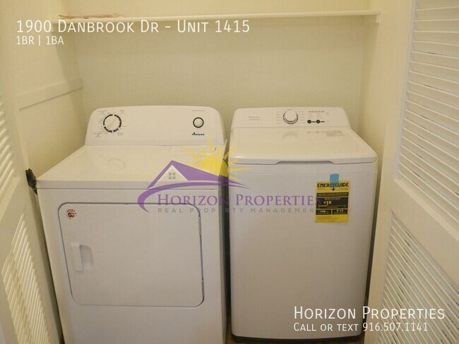 Building Photo - 1900 Danbrook Dr