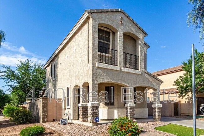 Building Photo - 3632 E Sebastian Ln