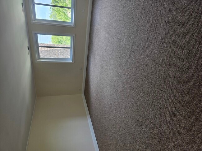 Building Photo - 430 Walnut Creek Rd