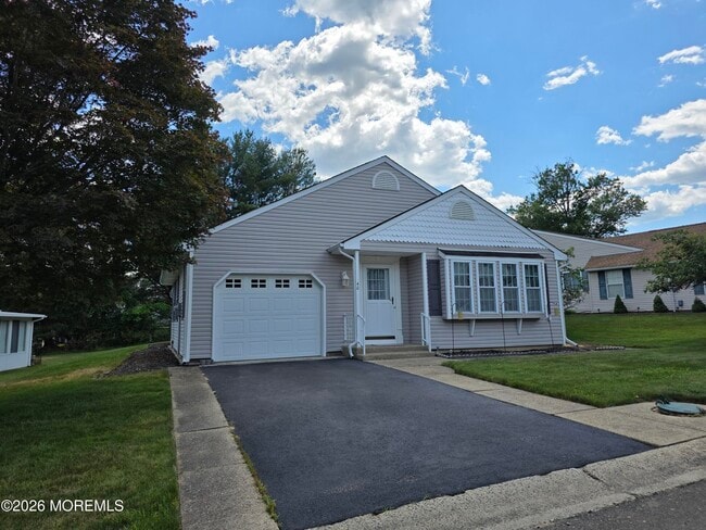 Building Photo - 40 Birchwood Dr