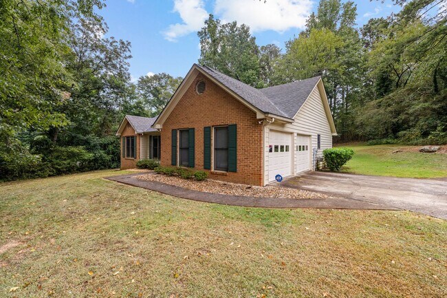 Building Photo - 110 Hunters Glen