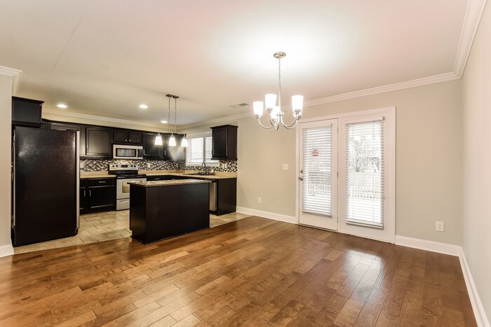 Building Photo - 109 Rein Dance Ln