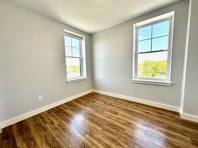 Building Photo - 21 Summer St